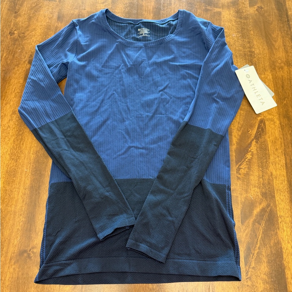 Women’s Athleta COLORBLOCK FLURRY BASE LAYER TOP Blue Medium Ribbed Unstinkable